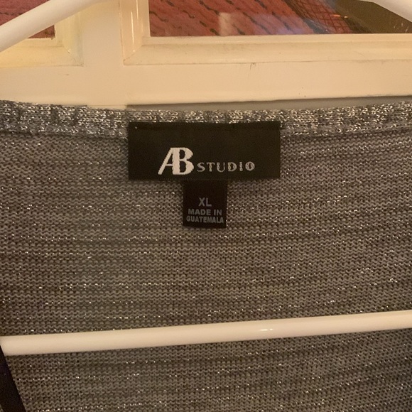 Dressy grey cover up - Picture 2 of 3